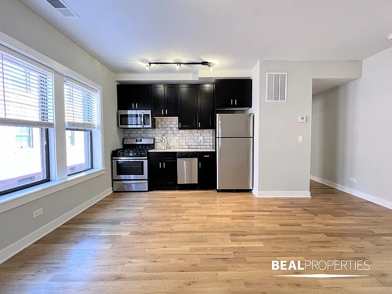 2209 W Eastwood Ave #1N — Photo 2