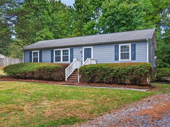 8116 Thorndike Rd, Greensboro, NC 27409