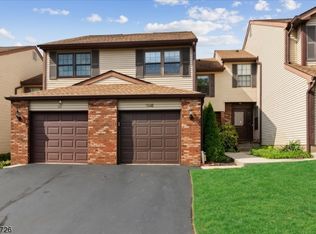 106 Bayberry Dr, Somerset, NJ 08873