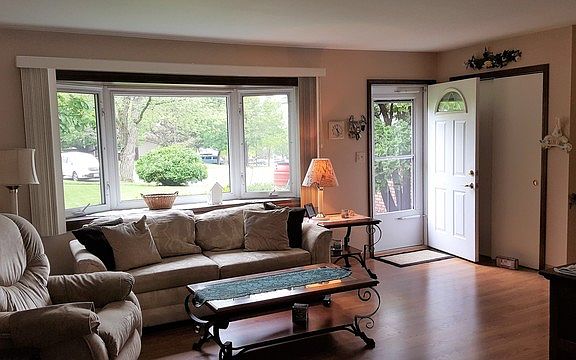 2nd image of 1754 Patricia Ave