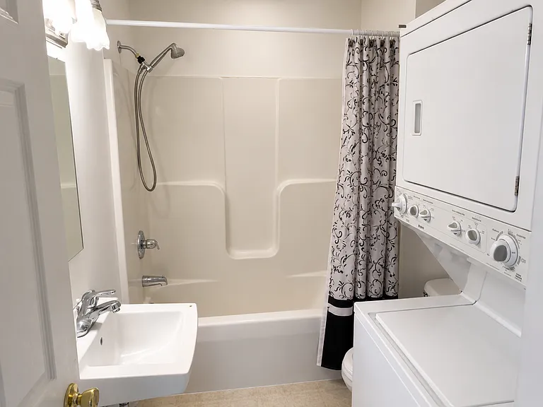 Enjoy the convenience of an in-unit washer/dryer