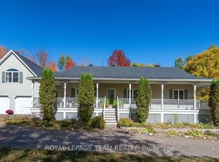 698 Barryvale Rd, Greater Madawaska, ON K0J1H0