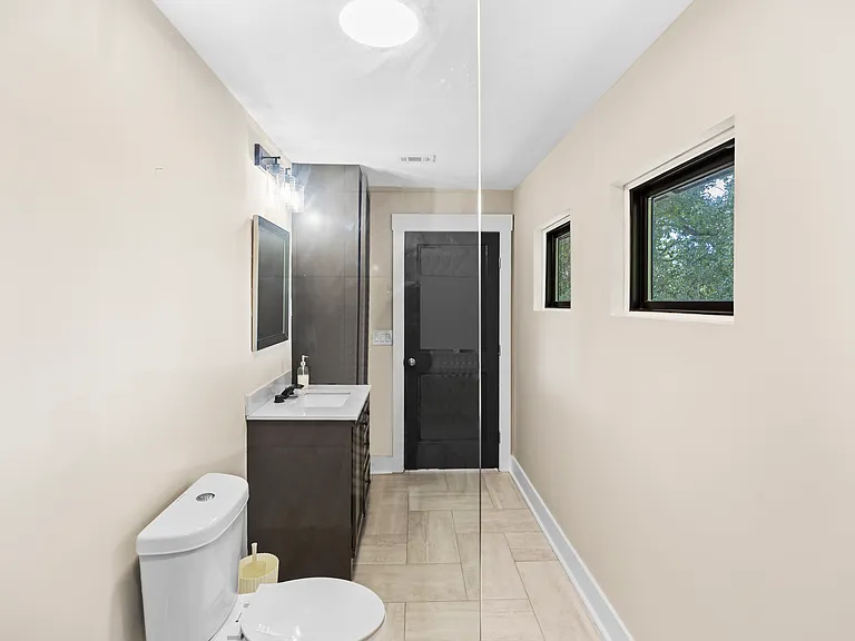 1306 E Gonzalez St #C — Photo 7