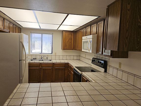 5th image of 201 Riverfront Dr Unit 27