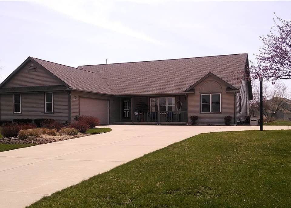 1st image of 206 Red Fox Dr