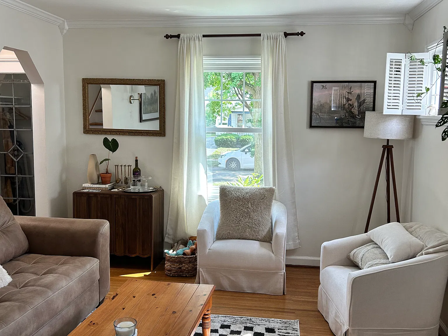 3 bed, 1.5 bath, 1100 sqft, $2,200 — Photo 3