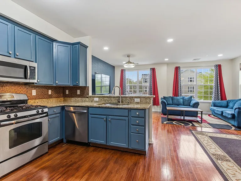 302 Rotando Way — Photo 10