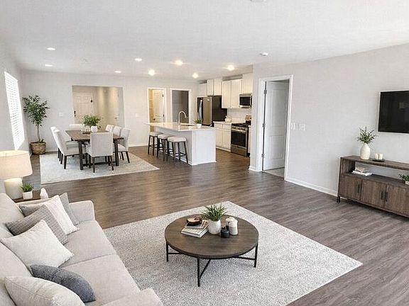 2nd image of 61 Parkwood Ct