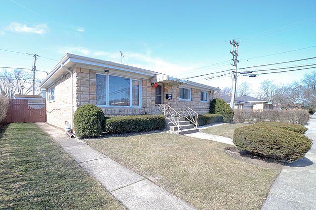 1st image of 7542 Kenneth Ave #1
