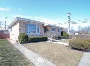 7542 Kenneth Ave #1, Skokie, IL 60076
