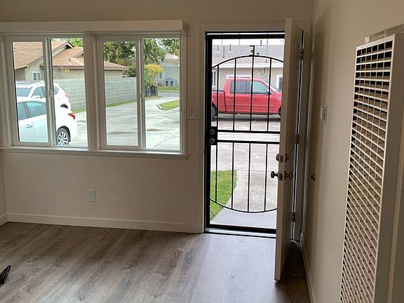 3rd image of 4223 E 54th St