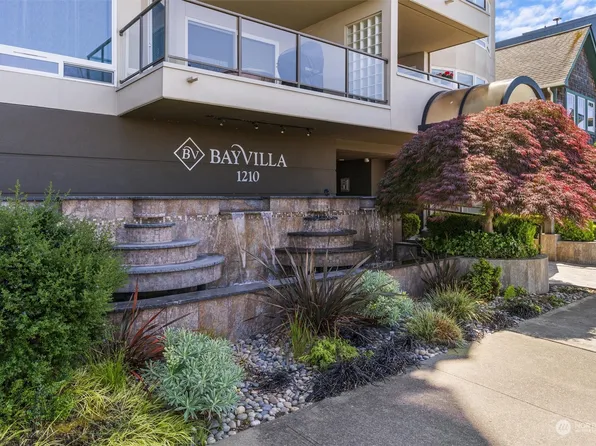 1210 Alki Avenue SW #203, Seattle, WA 98116