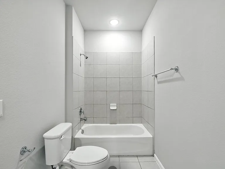 913 Cobalt Dr — Photo 23