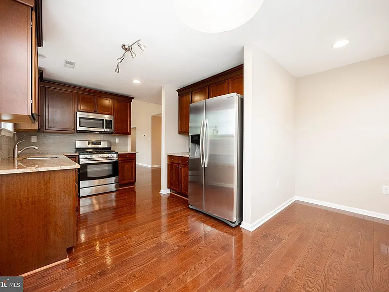 141 Stewarts Ct #307 — Photo 12