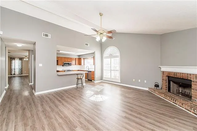 119 Larchwood Dr — Photo 11