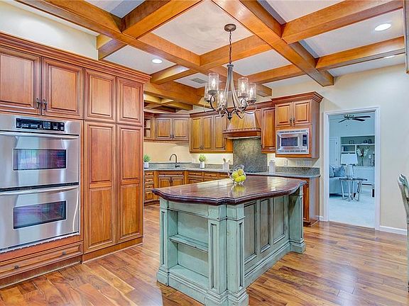 5th image of 4427 Oak View Dr