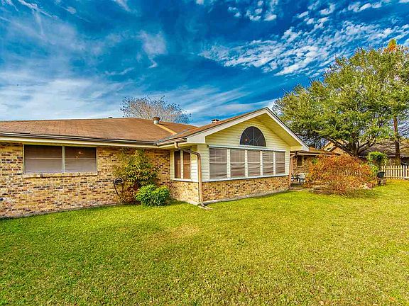 3rd image of 111 Brinwood Cir
