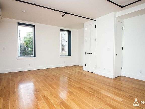 5th image of 783 Knickerbocker Ave APT 213