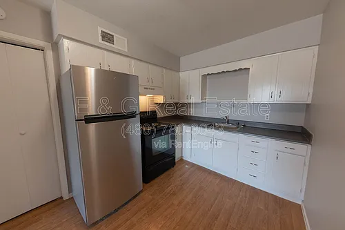 563 N Cherry Photo 1