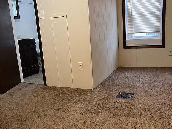 5th image of 417 Carrolton Ave
