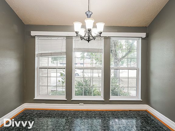 5th image of 807 Northaire Dr