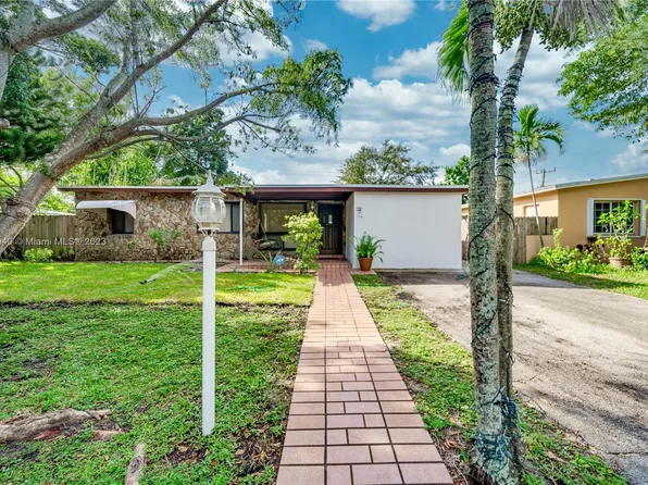 3724 SW 39th St, West Park, FL 33023