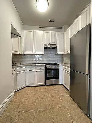 3rd image of 147 W 85th St APT 2R