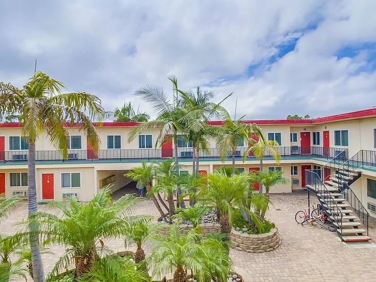 B Street | Apartments Near Balboa Park - Studios, 1 & 2 Bedrooms — Photo 41