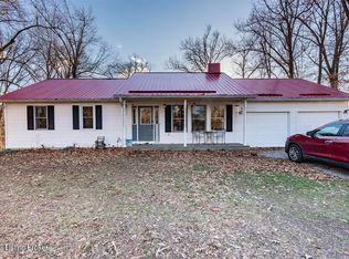 313 Oakwood Cir, Vine Grove, KY 40175