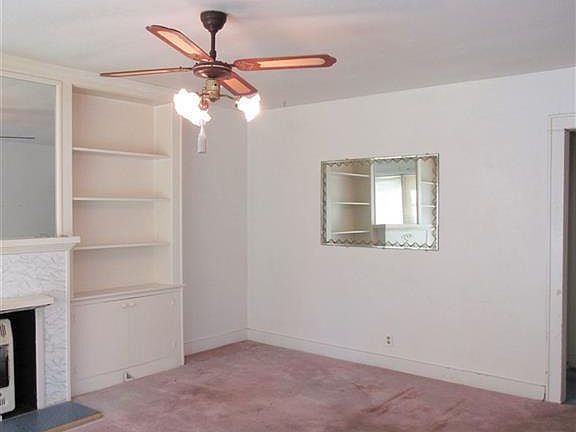 3rd image of 127 Riverbend Dr