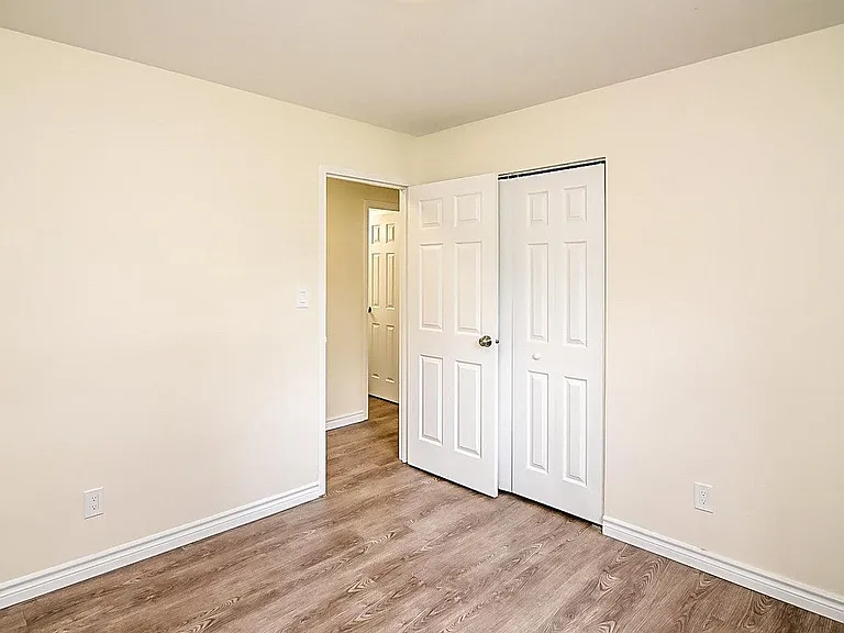 125 Indian Rd — Photo 11