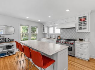 621 Cedar Lake Rd S, Minneapolis, MN 55405