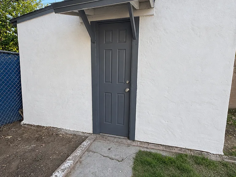 Van Wig Ave — Photo 16
