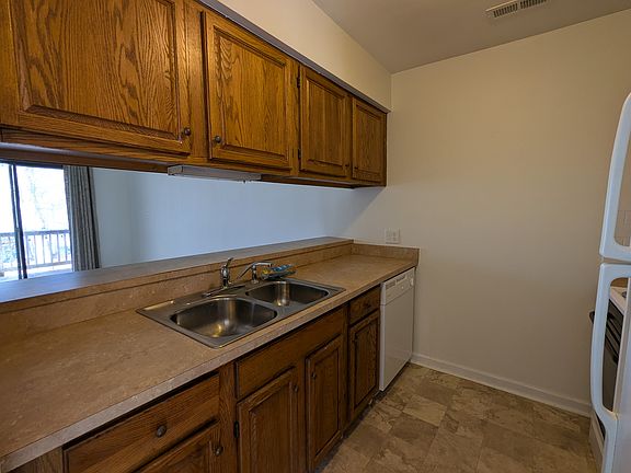 3rd image of 3373 Tarleton E