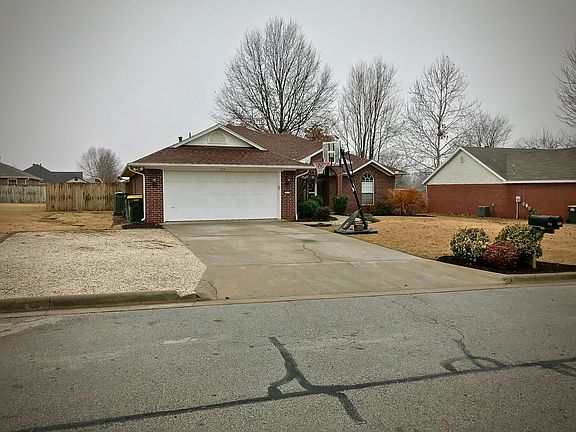 2nd image of 319 Linwood Ave