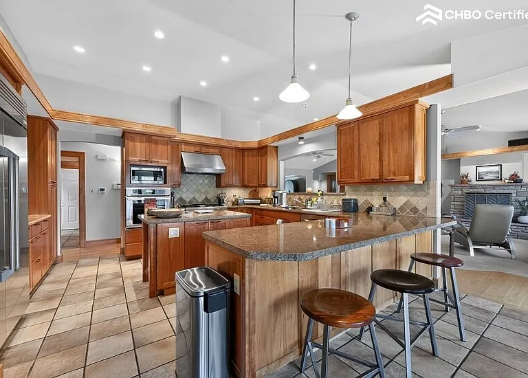 1001 Belvedere Ct — Photo 11