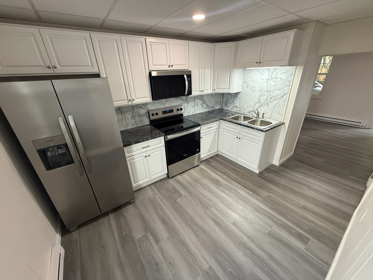 3 bed, 950 sqft, $1,450 — Photo 1