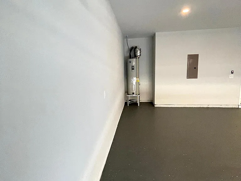 1036 Commack Dr — Photo 21