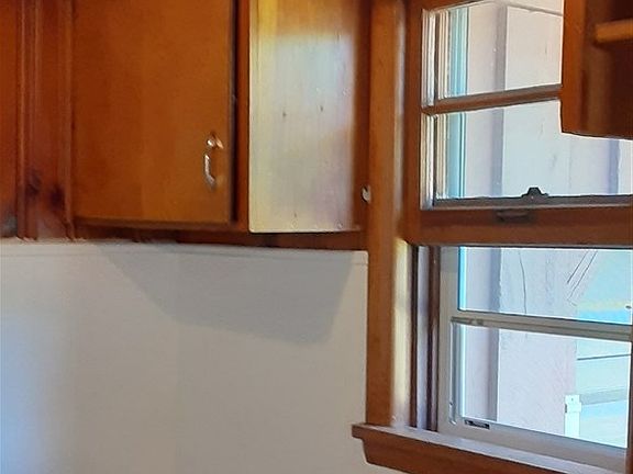 3rd image of 1240 Airport Ave