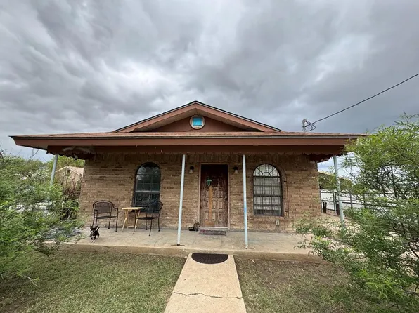 106 Los Sauces St, Eagle Pass, TX 78852