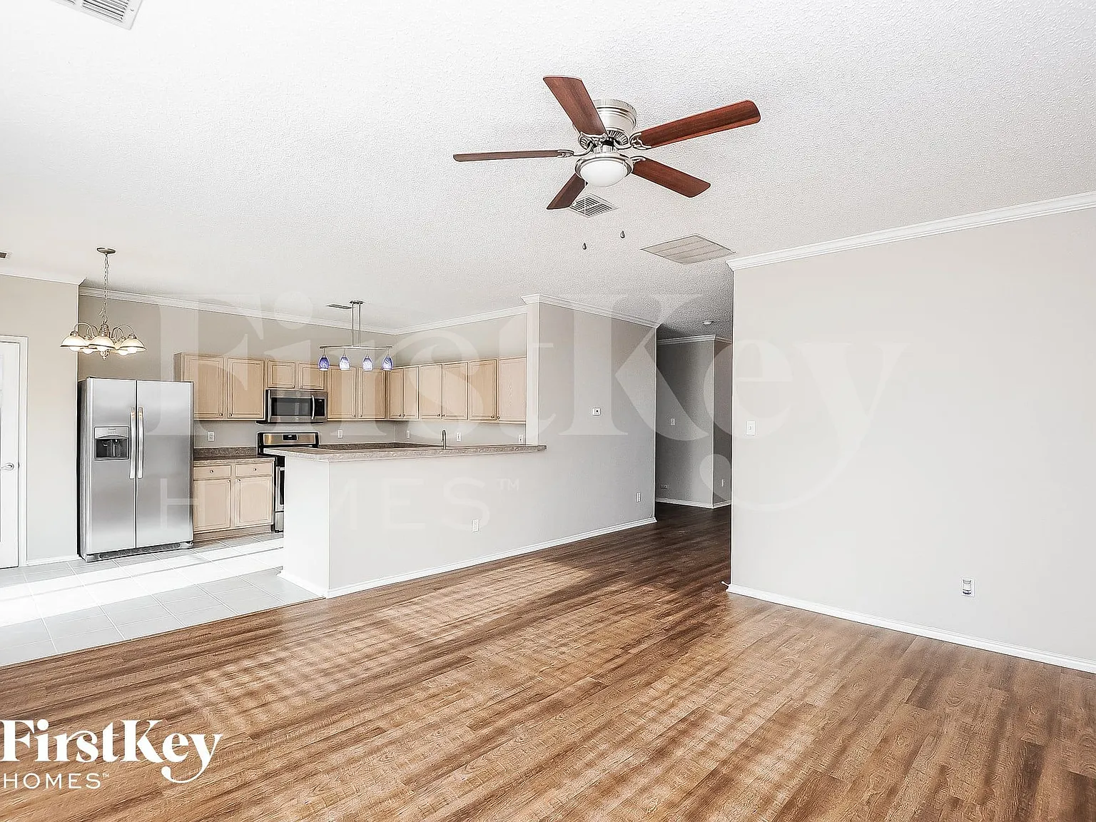 4 bed, 2.5 bath, 2674 sqft, $2,565 — Photo 4