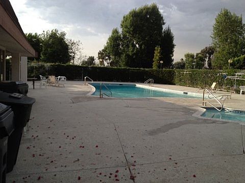2nd image of 965 Ardmore Cir
