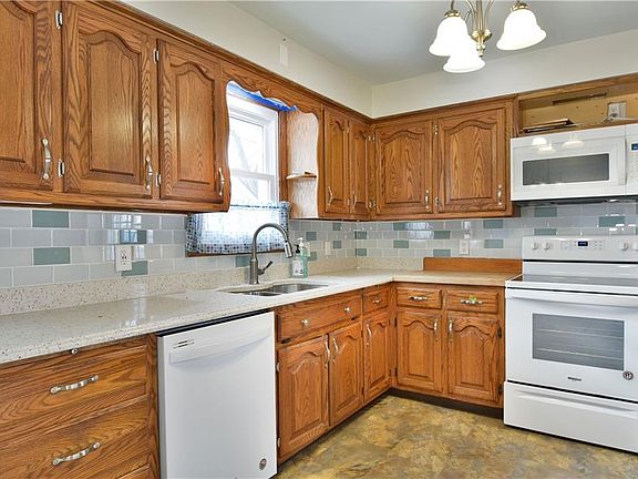 2nd image of 2103 Thurber Ln