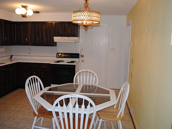 4th image of 72 Leonard St