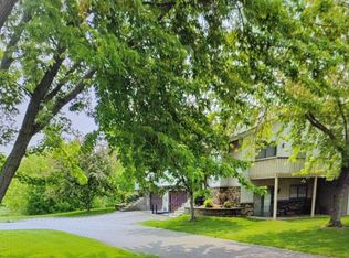 1574 Clemson Dr #B, Eagan, MN 55122