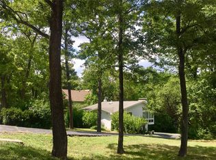 9031 Clayton Rd, Saint Louis, MO 63117