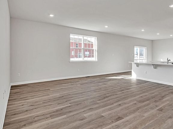 5th image of 1011 New Rd