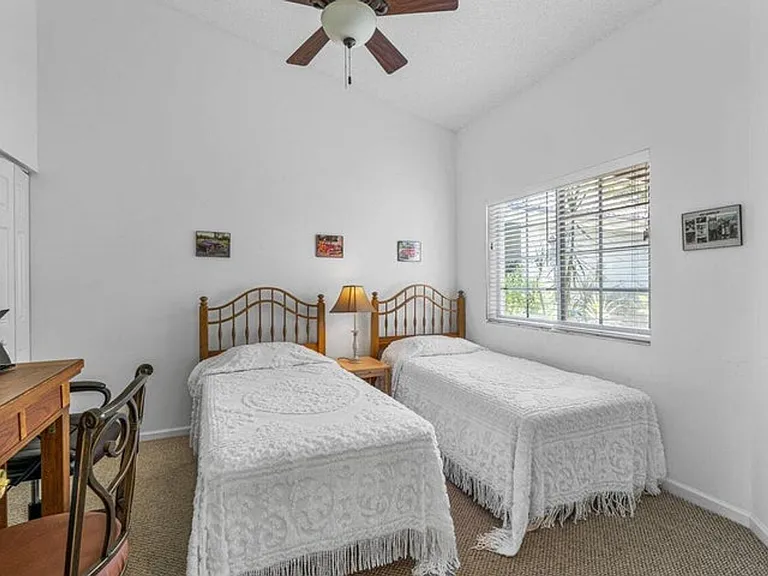 55 N Lakeshore Dr — Photo 18