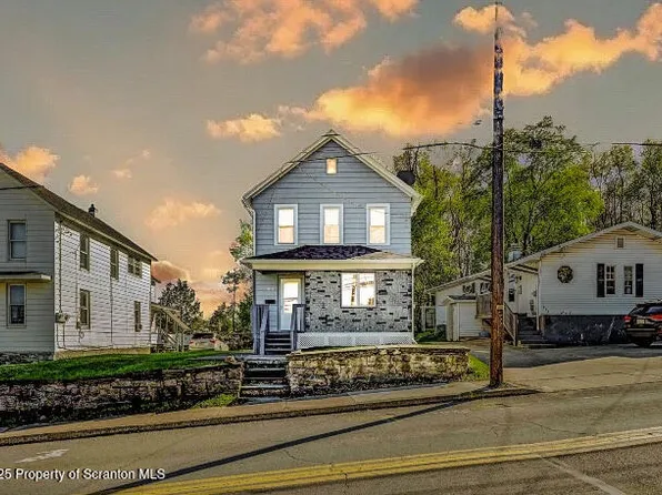 109 Fallbrook St, Carbondale, PA 18407