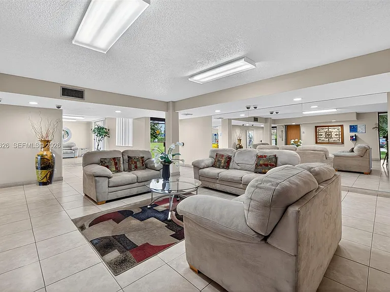 8900 Washington Blvd #410 — Photo 76